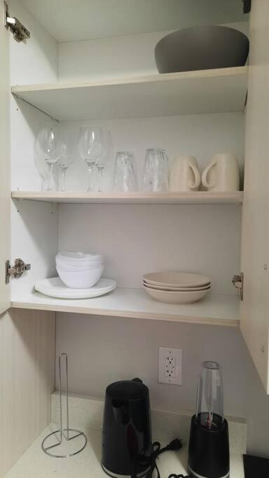 Carsonway Basement Suite Едмънтън Екстериор снимка